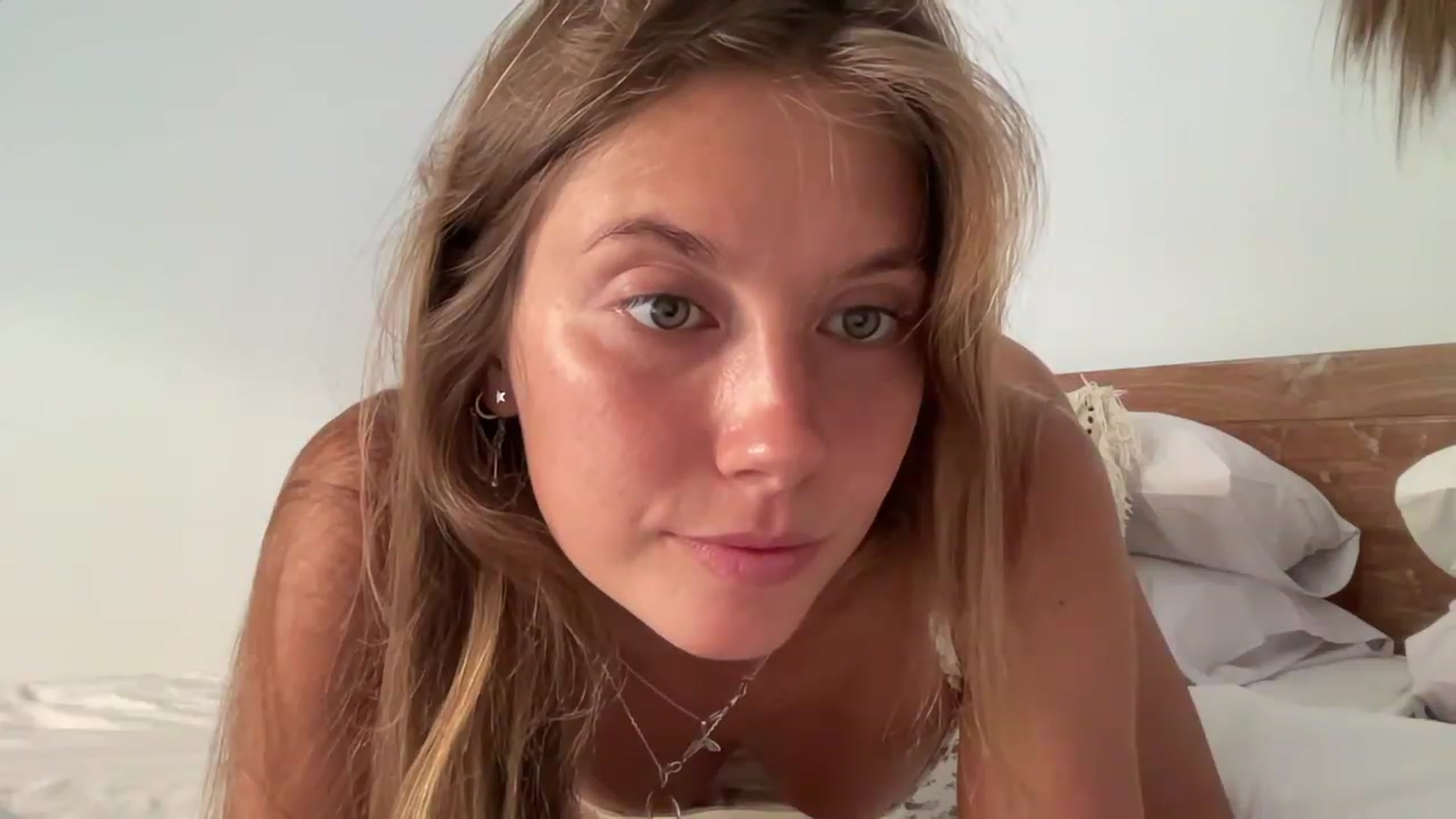 Gallery image thumbnail from JasSurfGirl's myfreecams stream on, 09/20/2023, 23:08 image 7 of 20