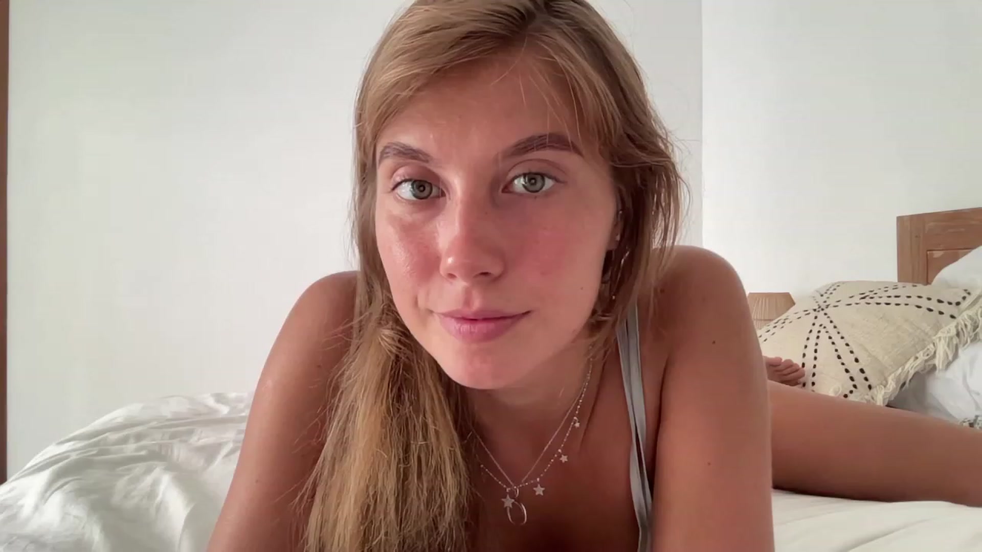 Gallery image thumbnail from JasSurfGirl's myfreecams stream on, 09/23/2023, 24:26 image 17 of 20