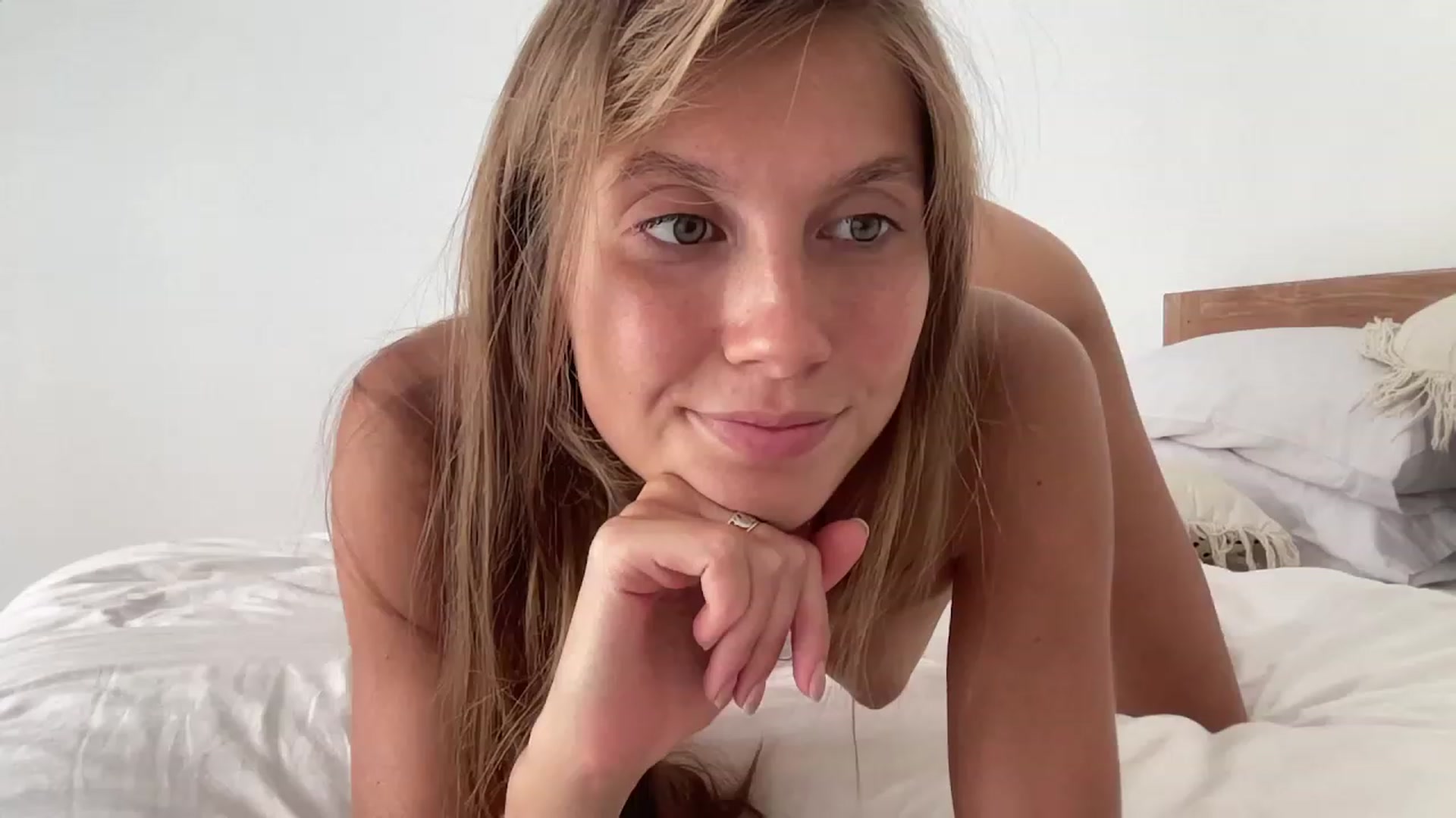 Gallery image thumbnail from JasSurfGirl's myfreecams stream on, 10/01/2023, 03:48 image 6 of 20