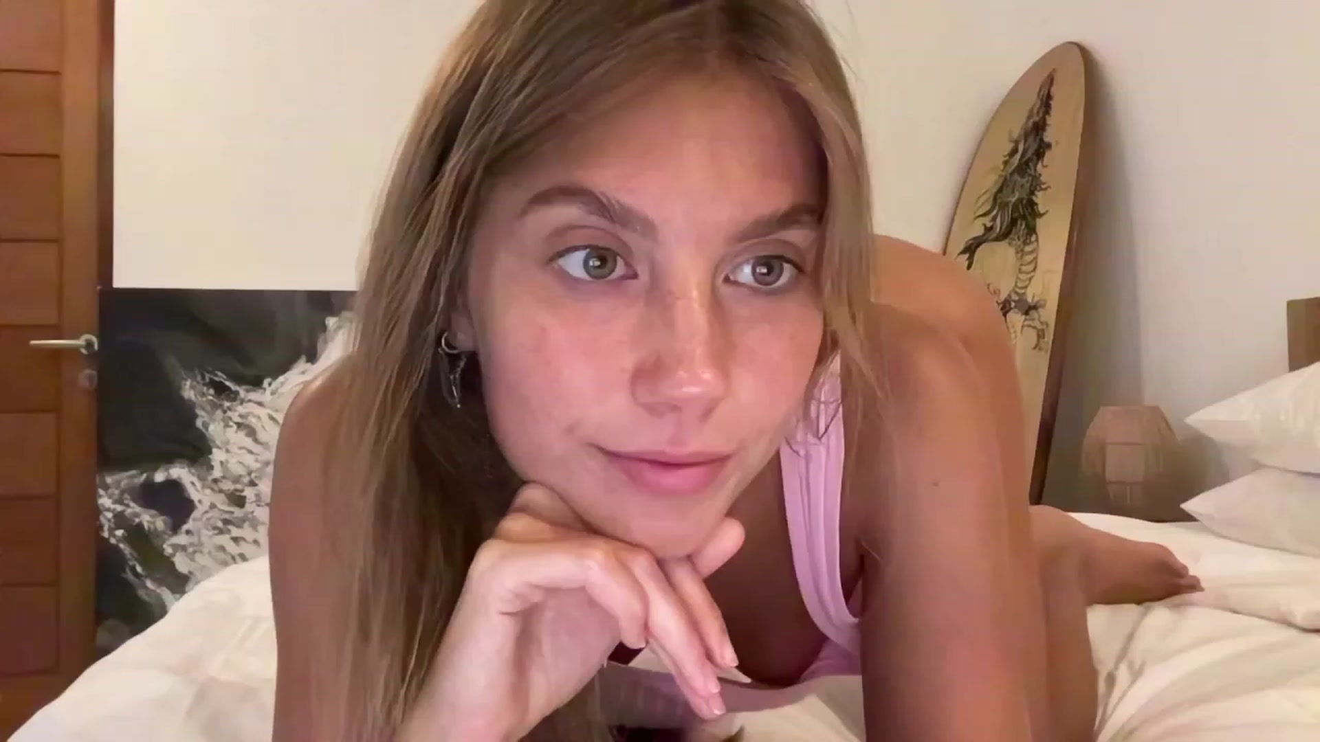 Gallery image thumbnail from JasSurfGirl's myfreecams stream on, 10/12/2023, 22:19 image 1 of 20