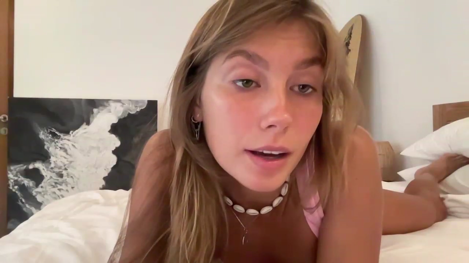 Gallery image thumbnail from JasSurfGirl's myfreecams stream on, 10/12/2023, 22:19 image 18 of 20