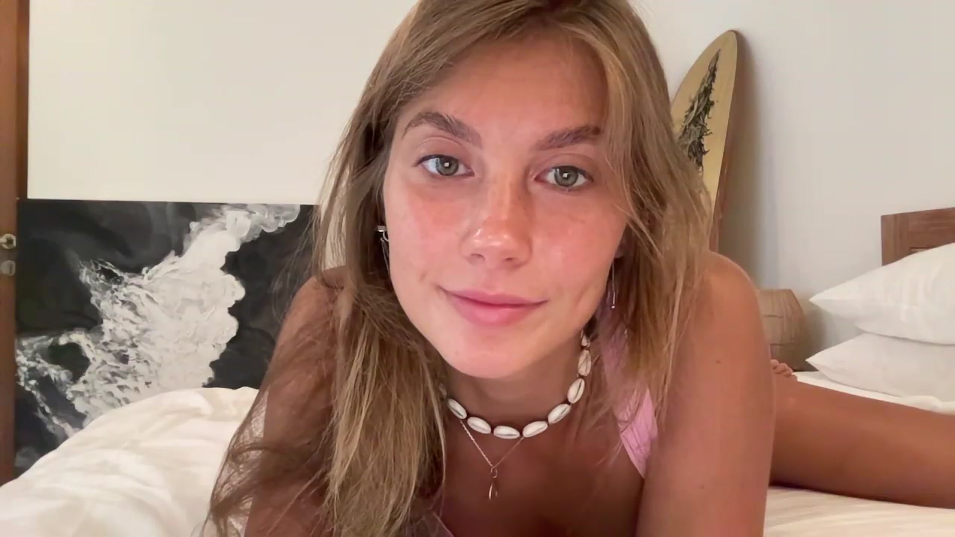 Gallery image thumbnail from JasSurfGirl's myfreecams stream on, 10/12/2023, 22:19 image 16 of 20