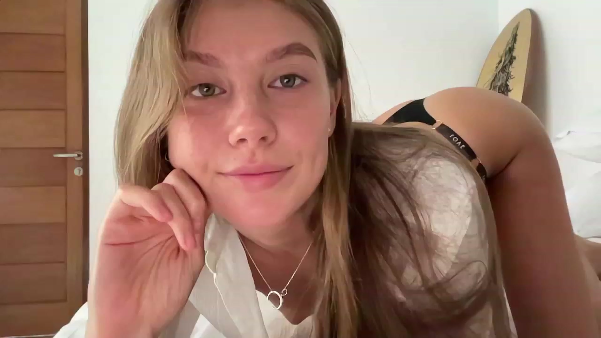 Gallery image thumbnail from JasSurfGirl's myfreecams stream on, 10/22/2023, 23:22 image 3 of 20