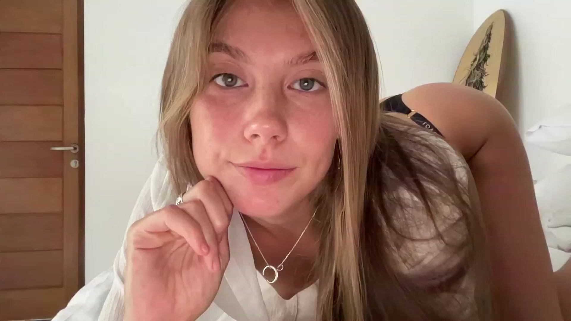 Gallery image thumbnail from JasSurfGirl's myfreecams stream on, 10/22/2023, 23:22 image 2 of 20