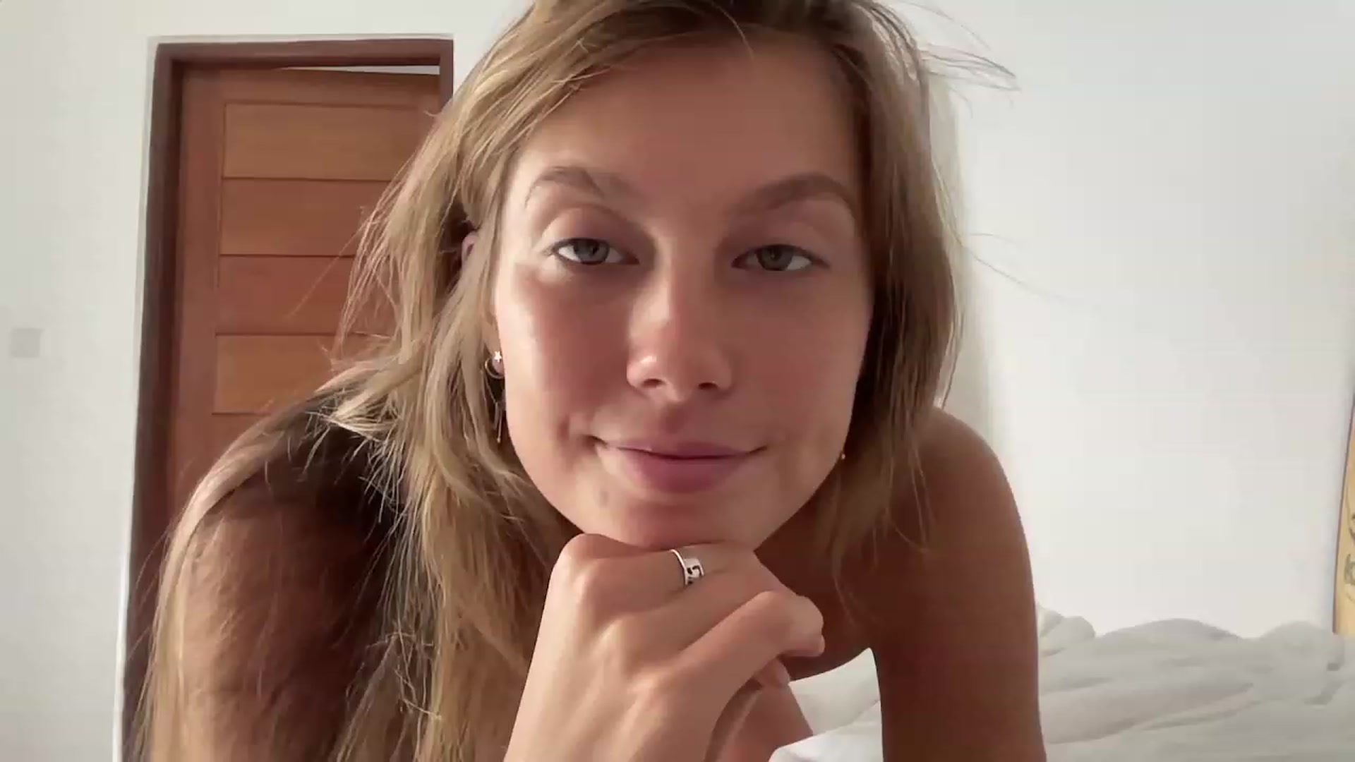 Gallery image thumbnail from JasSurfGirl's myfreecams stream on, 10/25/2023, 01:41 image 5 of 20