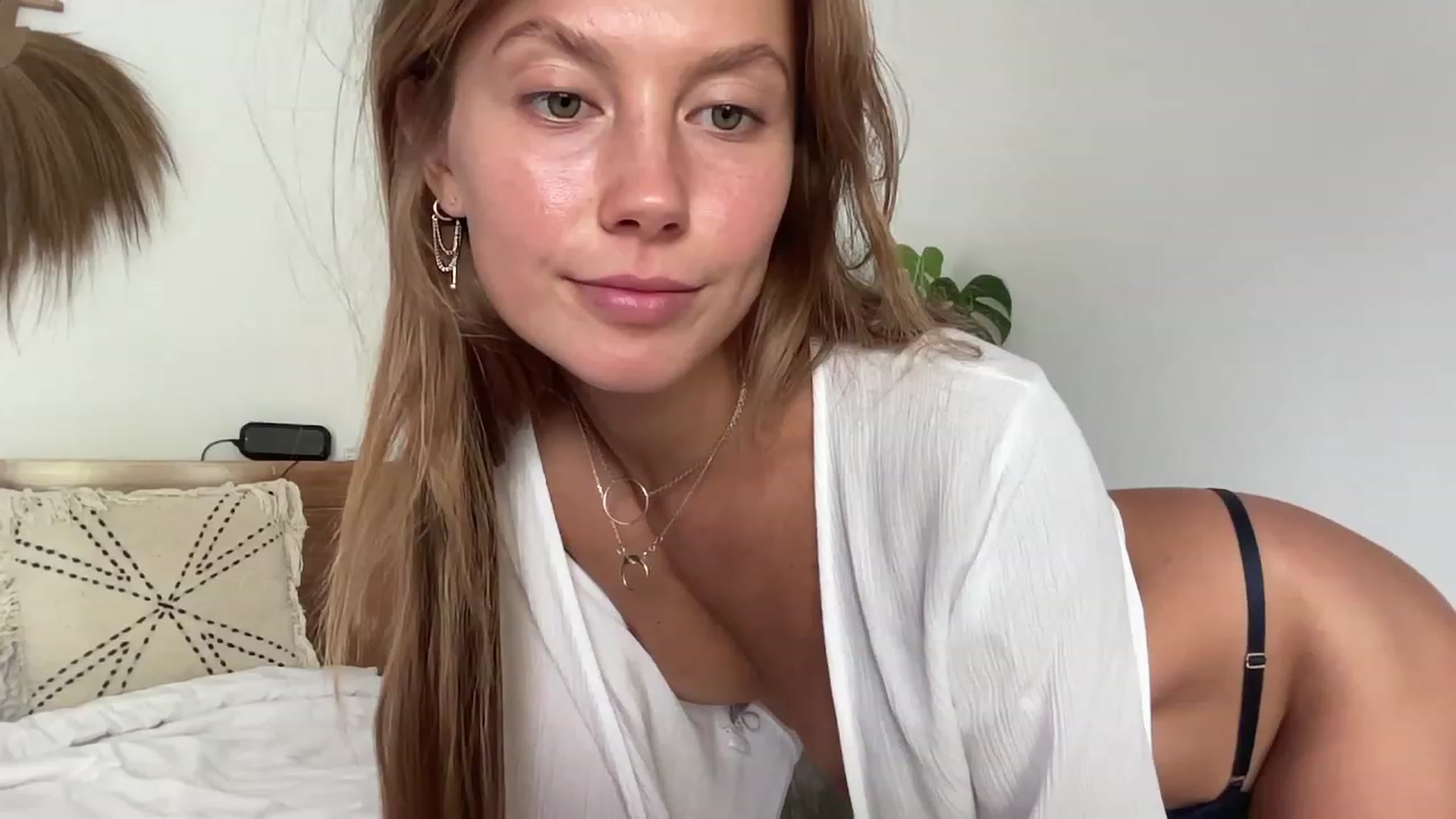 Gallery image thumbnail from JasSurfGirl's myfreecams stream on, 11/01/2023, 01:03 image 18 of 20