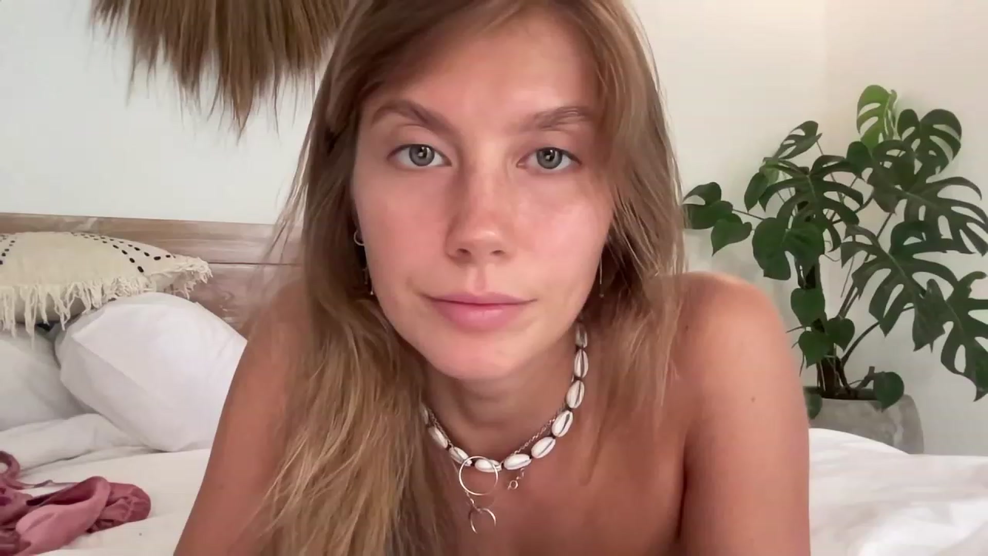 Gallery image thumbnail from JasSurfGirl's myfreecams stream on, 11/03/2023, 22:34 image 18 of 20