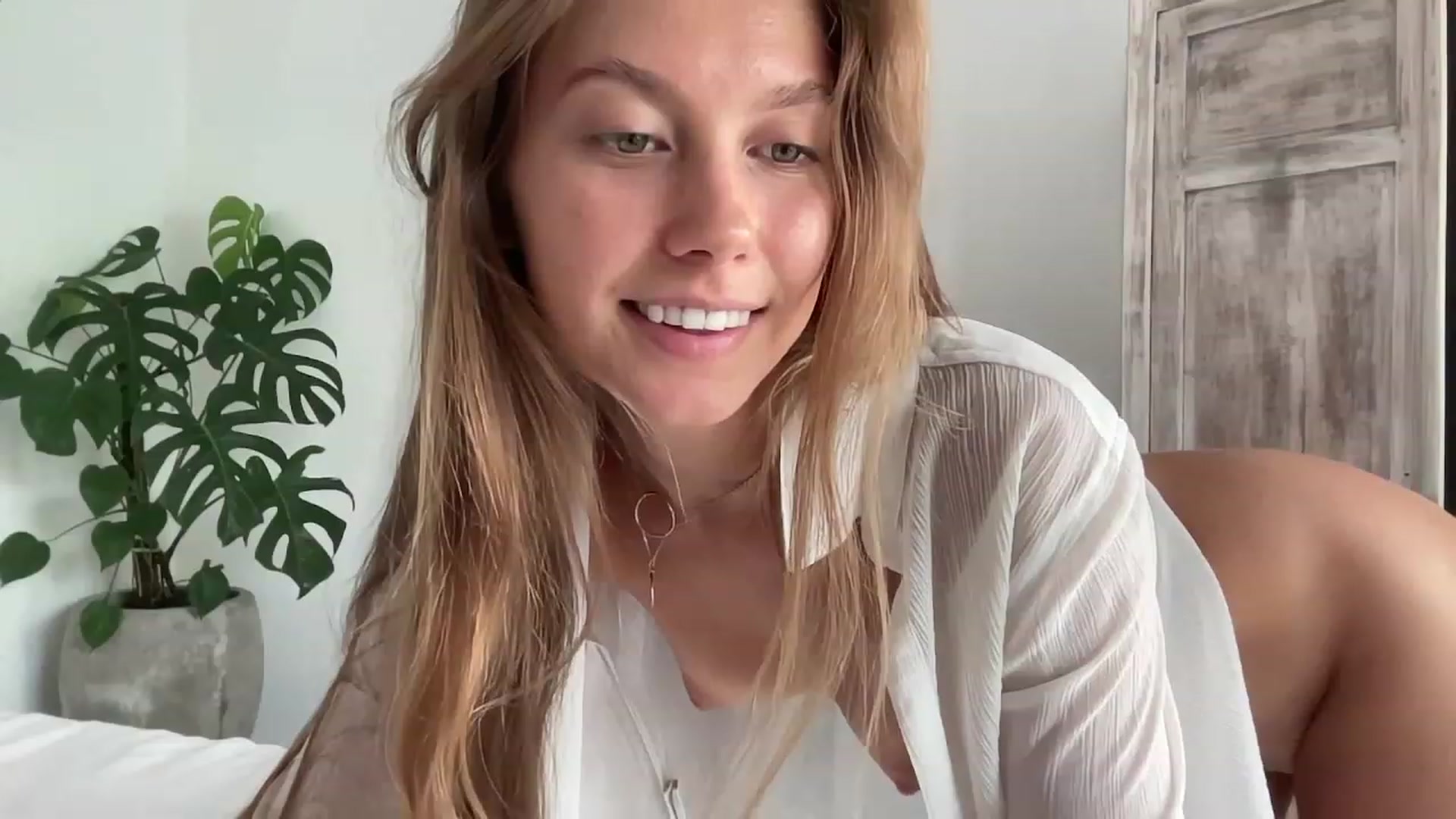 Gallery image thumbnail from JasSurfGirl's myfreecams stream on, 11/05/2023, 24:19 image 10 of 20