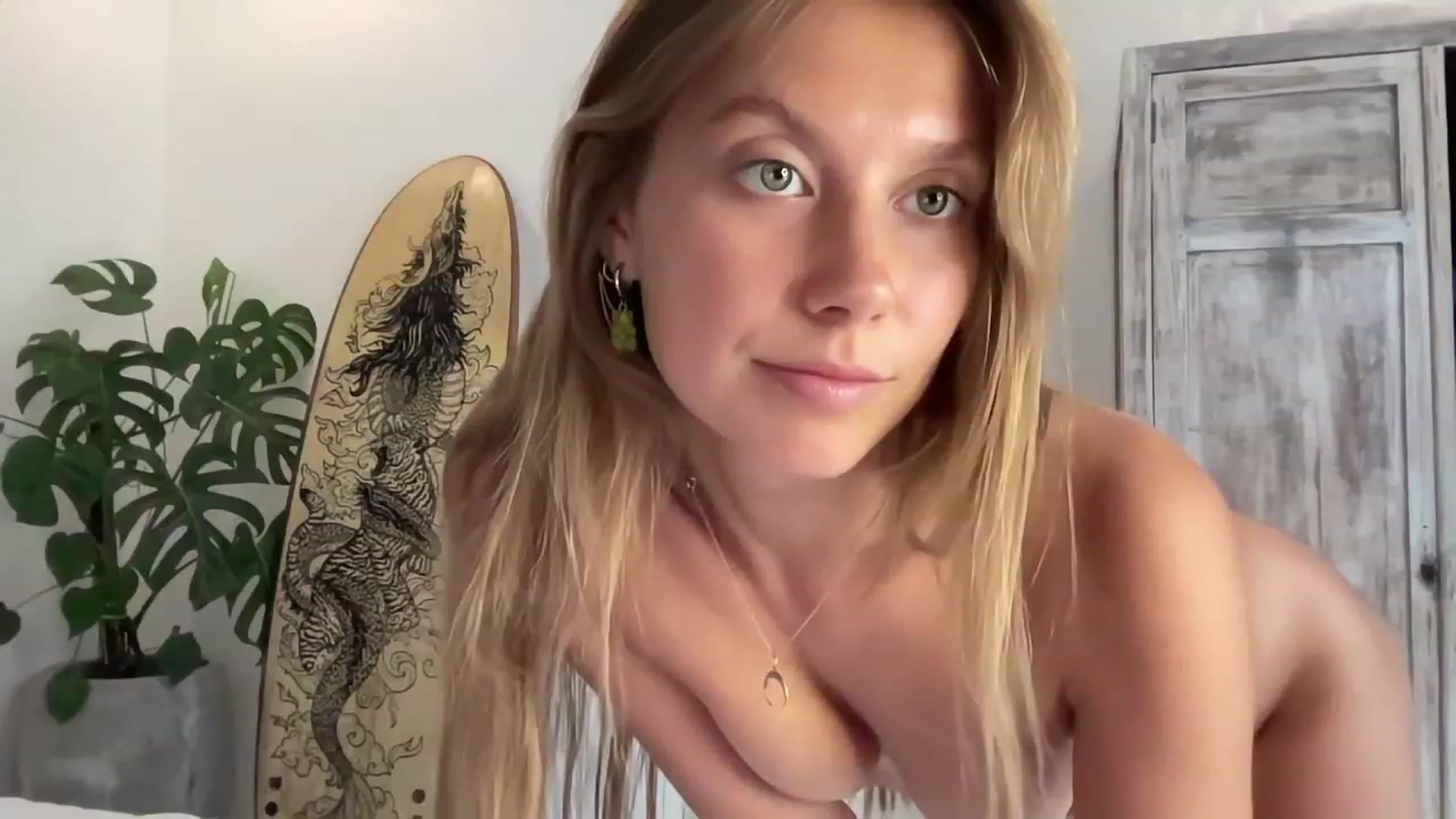 Gallery image thumbnail from JasSurfGirl's myfreecams stream on, 11/12/2023, 23:42 image 11 of 20