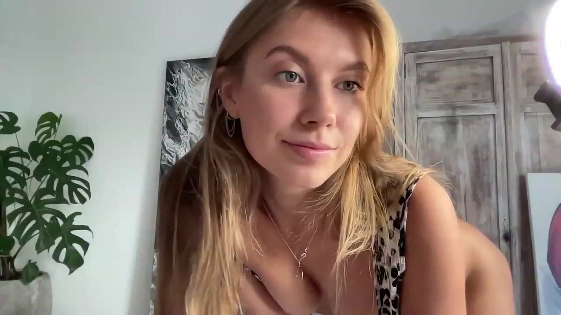 Gallery image thumbnail from JasSurfGirl's myfreecams stream on, 11/20/2023, 23:17 image 14 of 20