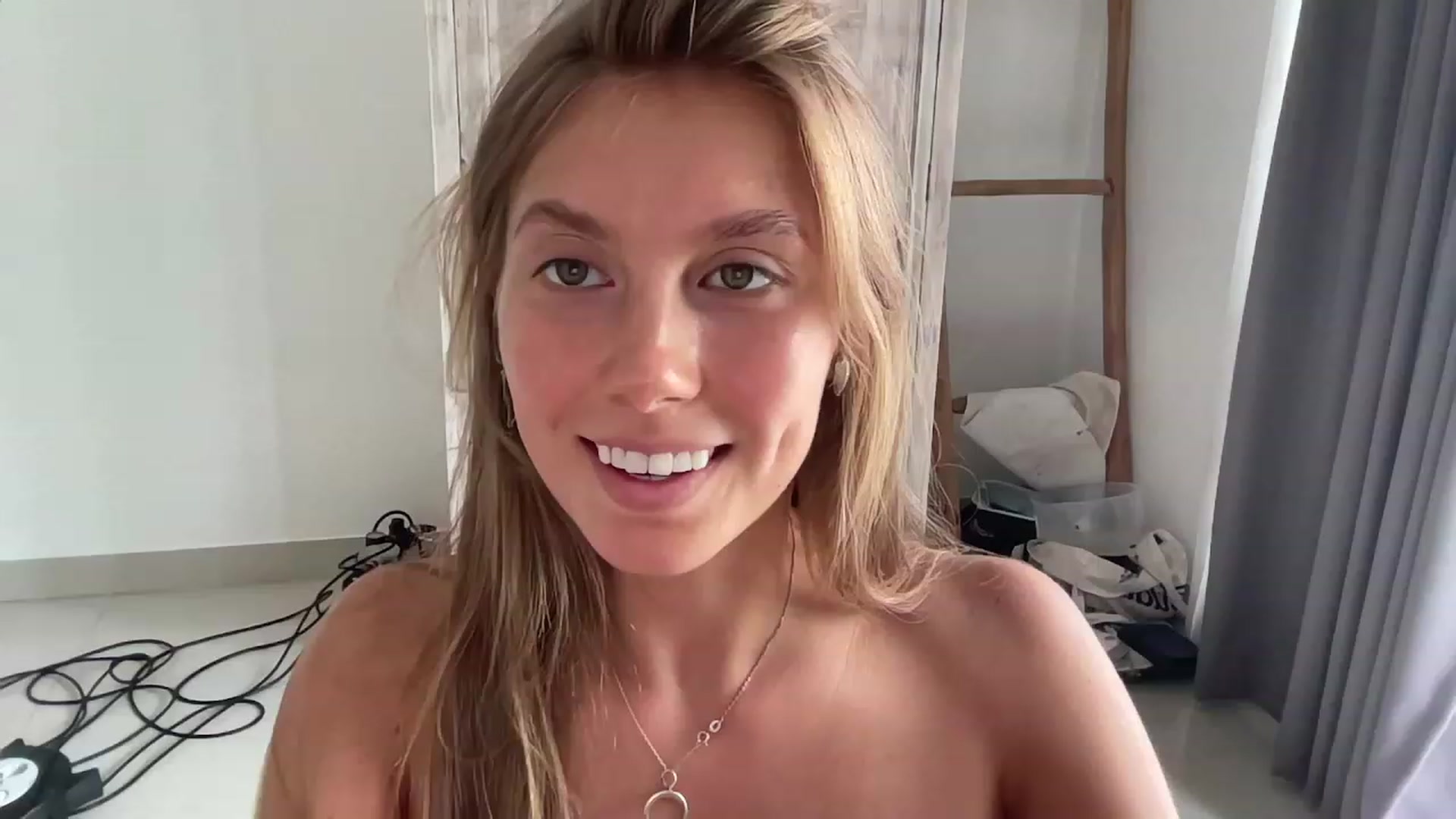 Gallery image thumbnail from JasSurfGirl's myfreecams stream on, 12/09/2023, 24:55 image 3 of 20