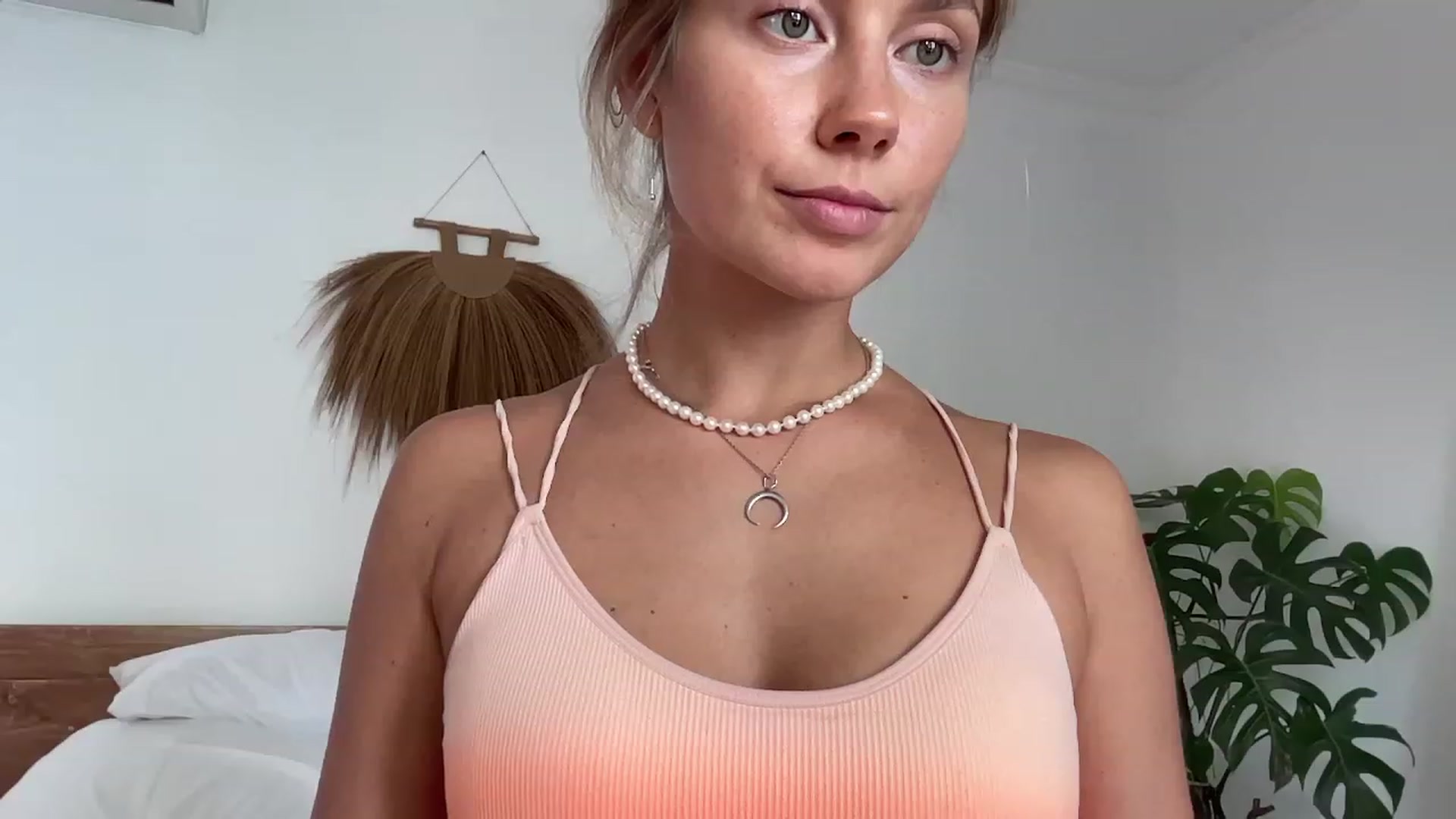 Gallery image thumbnail from JasSurfGirl's myfreecams stream on, 12/21/2023, 01:21 image 18 of 20