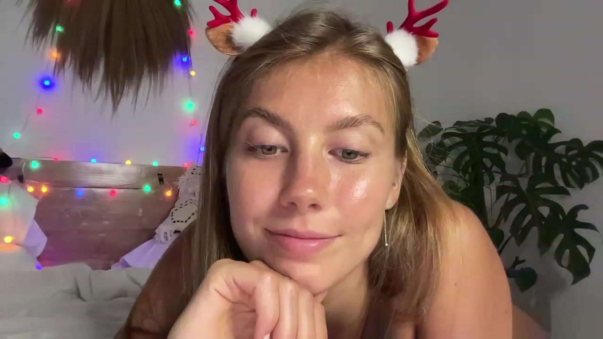 Gallery image thumbnail from JasSurfGirl's myfreecams stream on, 12/24/2023, 10:44 image 13 of 20