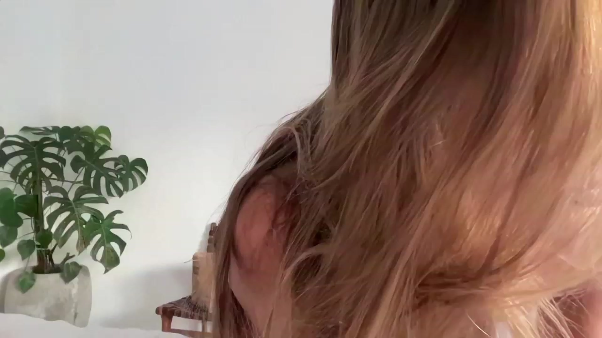 Gallery image thumbnail from JasSurfGirl's myfreecams stream on, 12/24/2023, 23:06 image 1 of 20