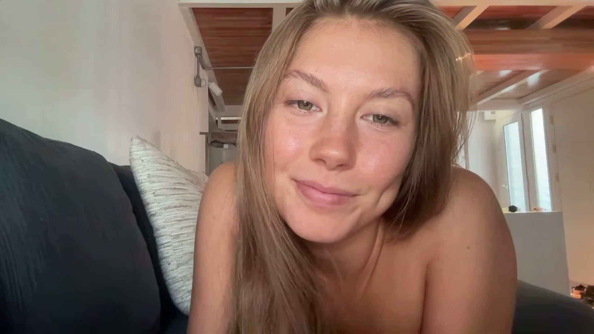 Gallery image thumbnail from JasSurfGirl's myfreecams stream on, 02/02/2024, 11:04 image 10 of 20