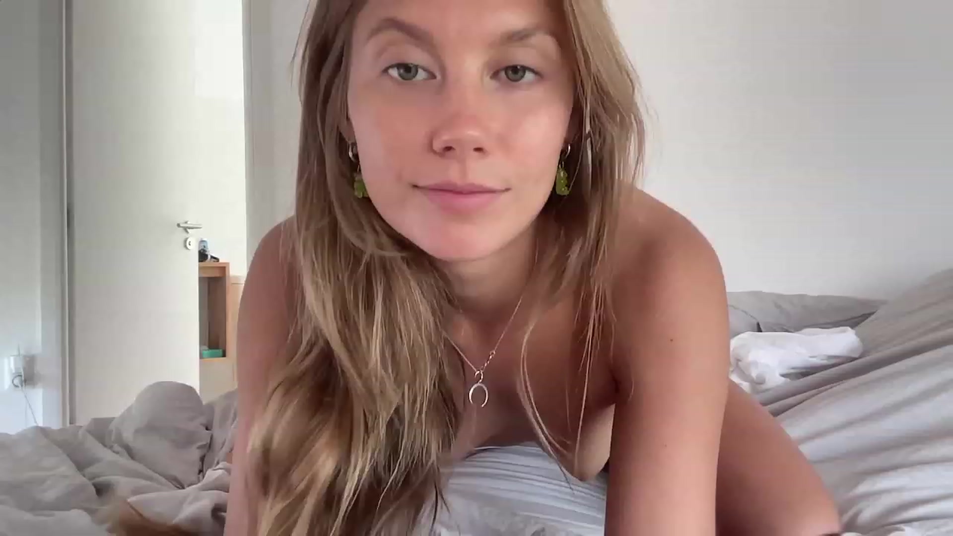 Gallery image thumbnail from JasSurfGirl's myfreecams stream on, 02/05/2024, 10:49 image 19 of 20