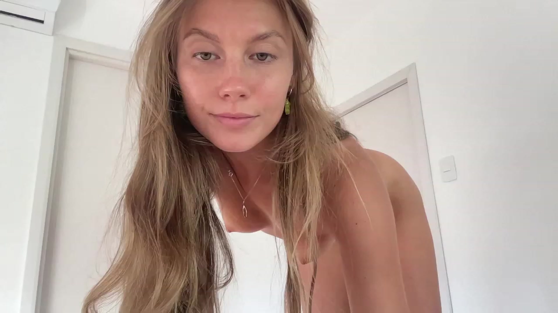 Gallery image thumbnail from JasSurfGirl's myfreecams stream on, 02/05/2024, 11:25 image 8 of 20