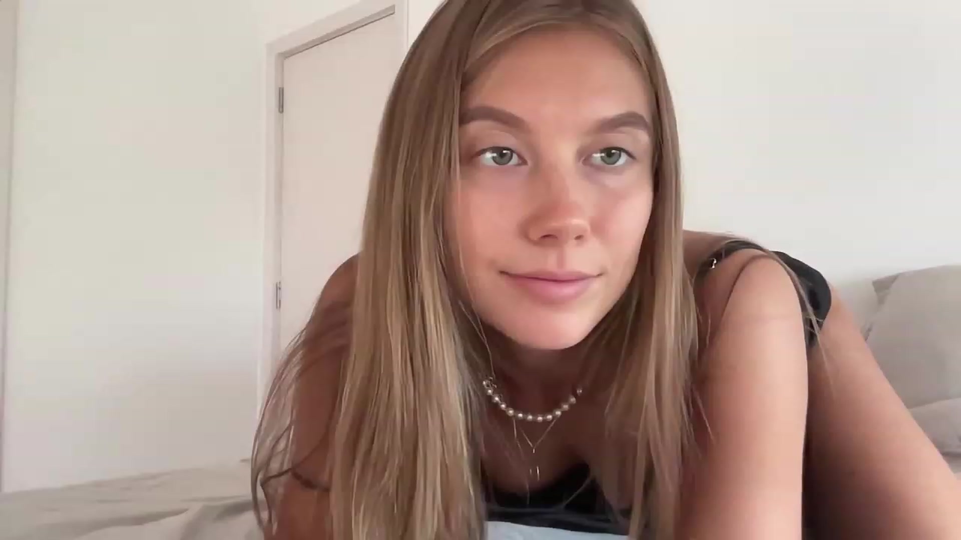 Gallery image thumbnail from JasSurfGirl's myfreecams stream on, 02/08/2024, 11:44 image 14 of 20