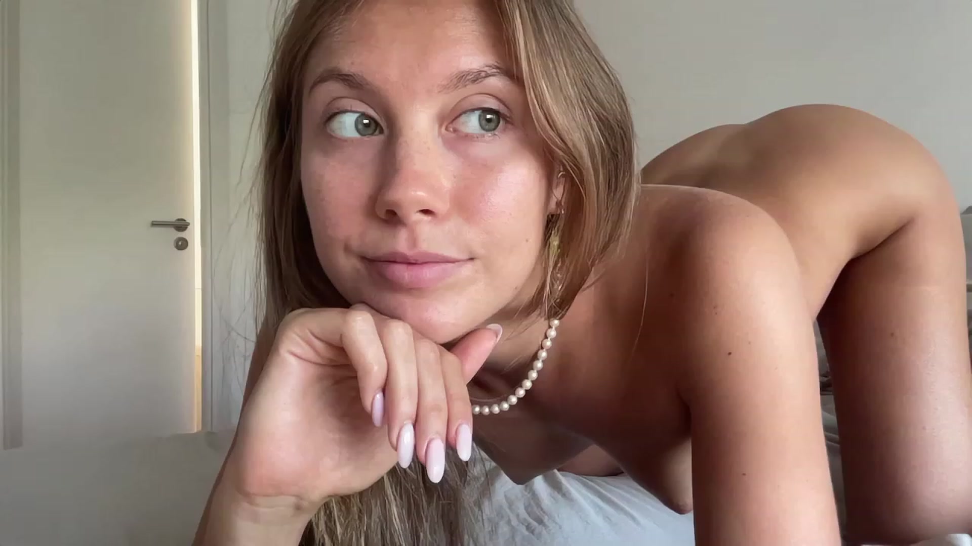 Gallery image thumbnail from JasSurfGirl's myfreecams stream on, 02/09/2024, 10:27 image 13 of 20