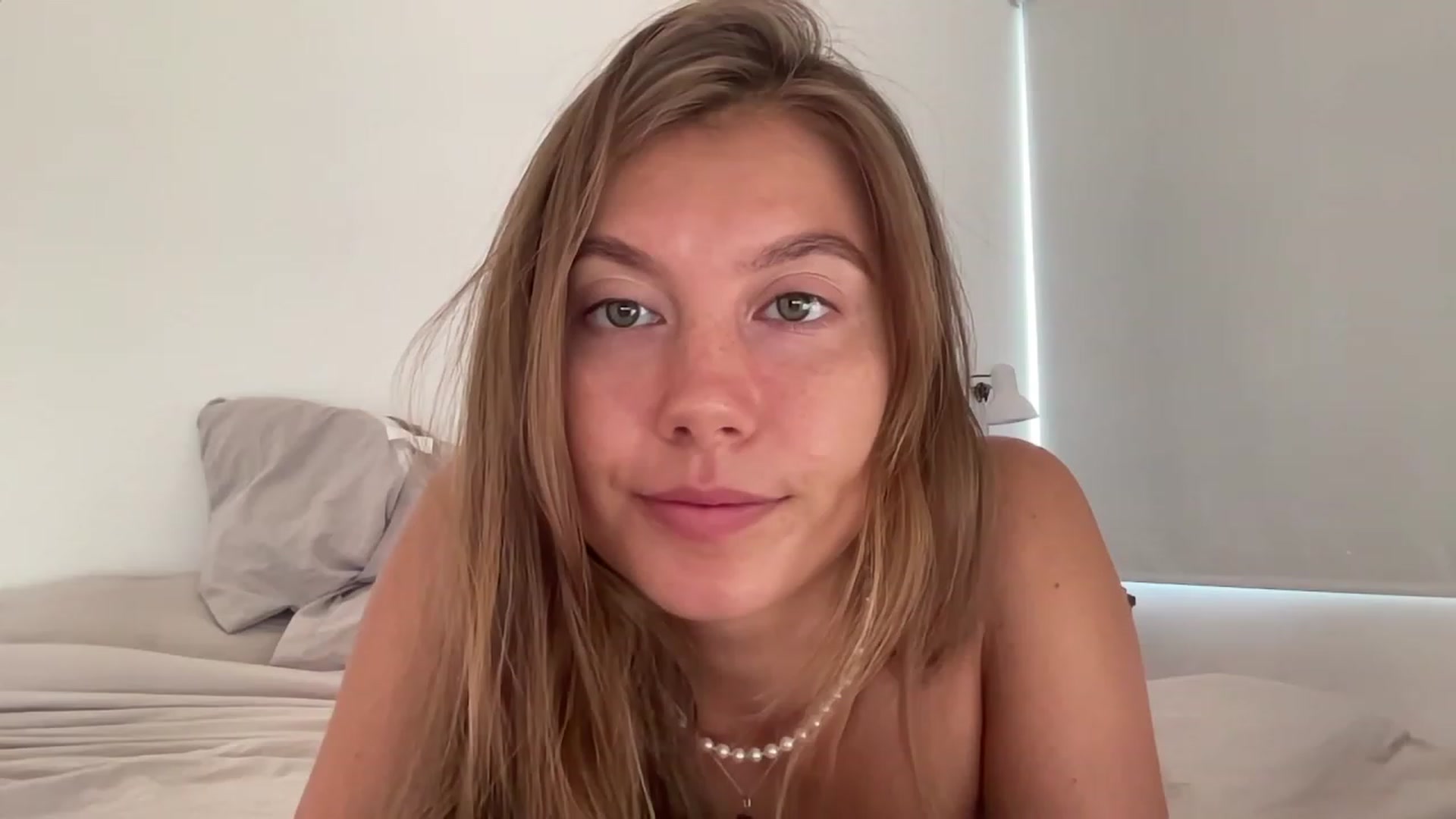 Gallery image thumbnail from JasSurfGirl's myfreecams stream on, 02/12/2024, 11:56 image 12 of 20