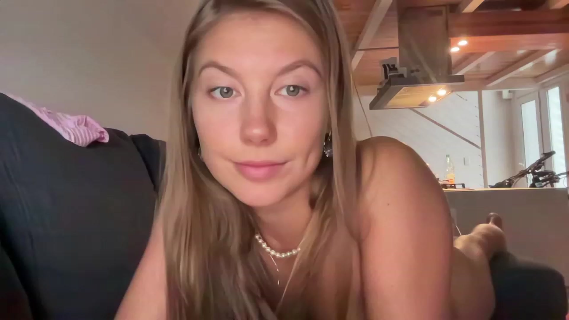 Gallery image thumbnail from JasSurfGirl's myfreecams stream on, 02/13/2024, 10:55 image 19 of 20