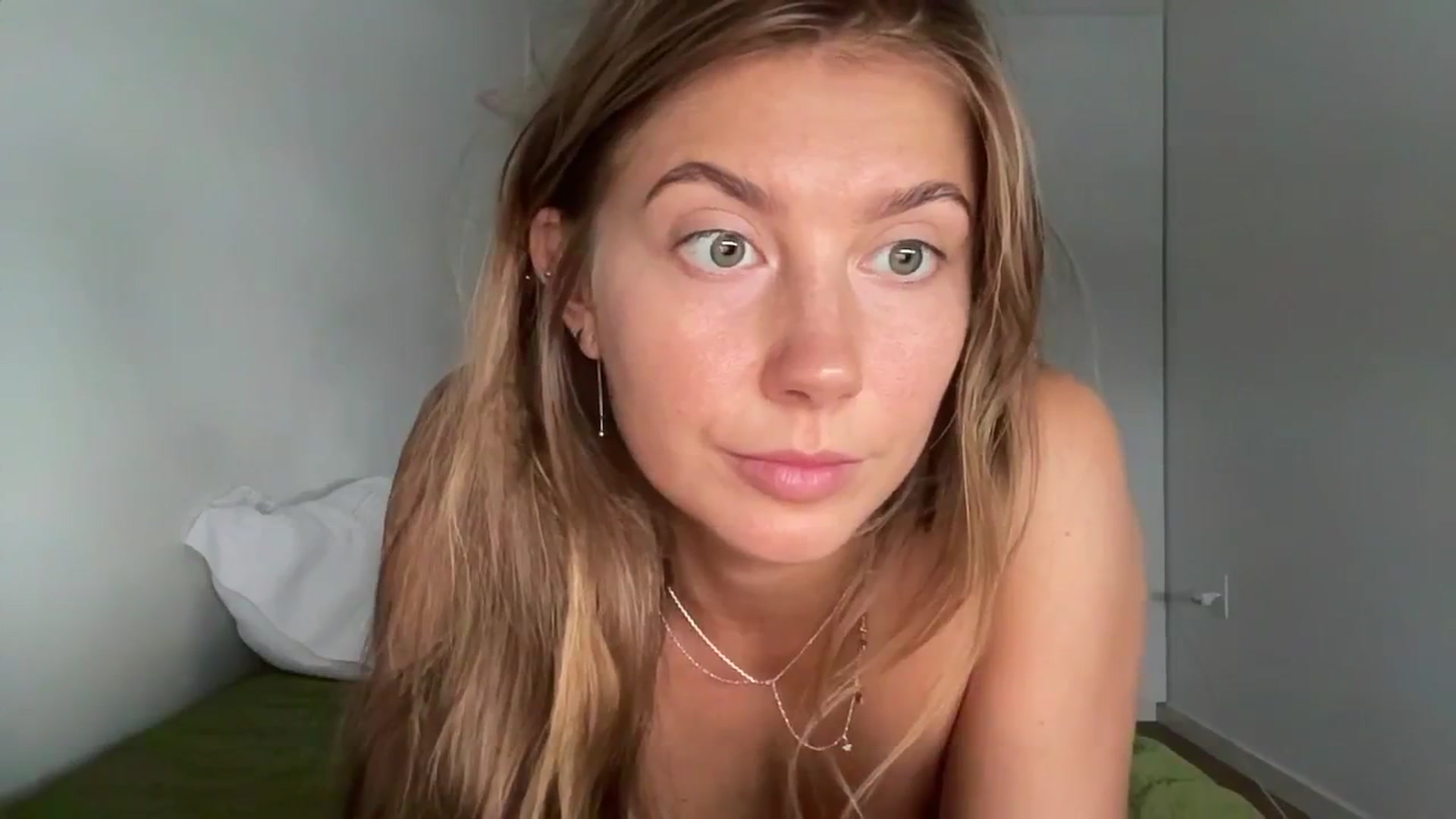 Gallery image thumbnail from JasSurfGirl's myfreecams stream on, 02/19/2024, 11:02 image 15 of 20