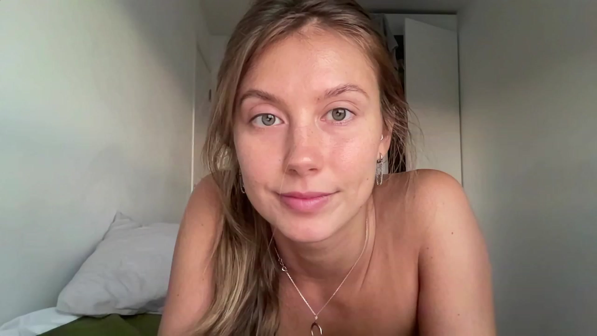 Gallery image thumbnail from JasSurfGirl's myfreecams stream on, 03/12/2024, 11:34 image 12 of 20