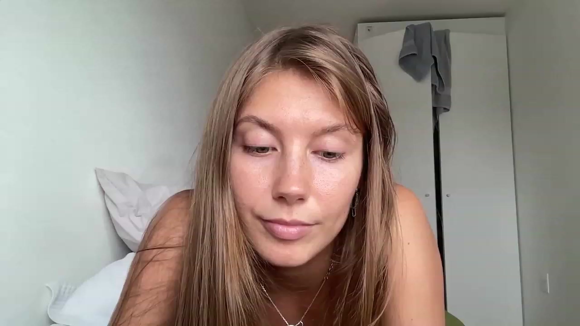 Gallery image thumbnail from JasSurfGirl's myfreecams stream on, 03/13/2024, 18:23 image 17 of 20