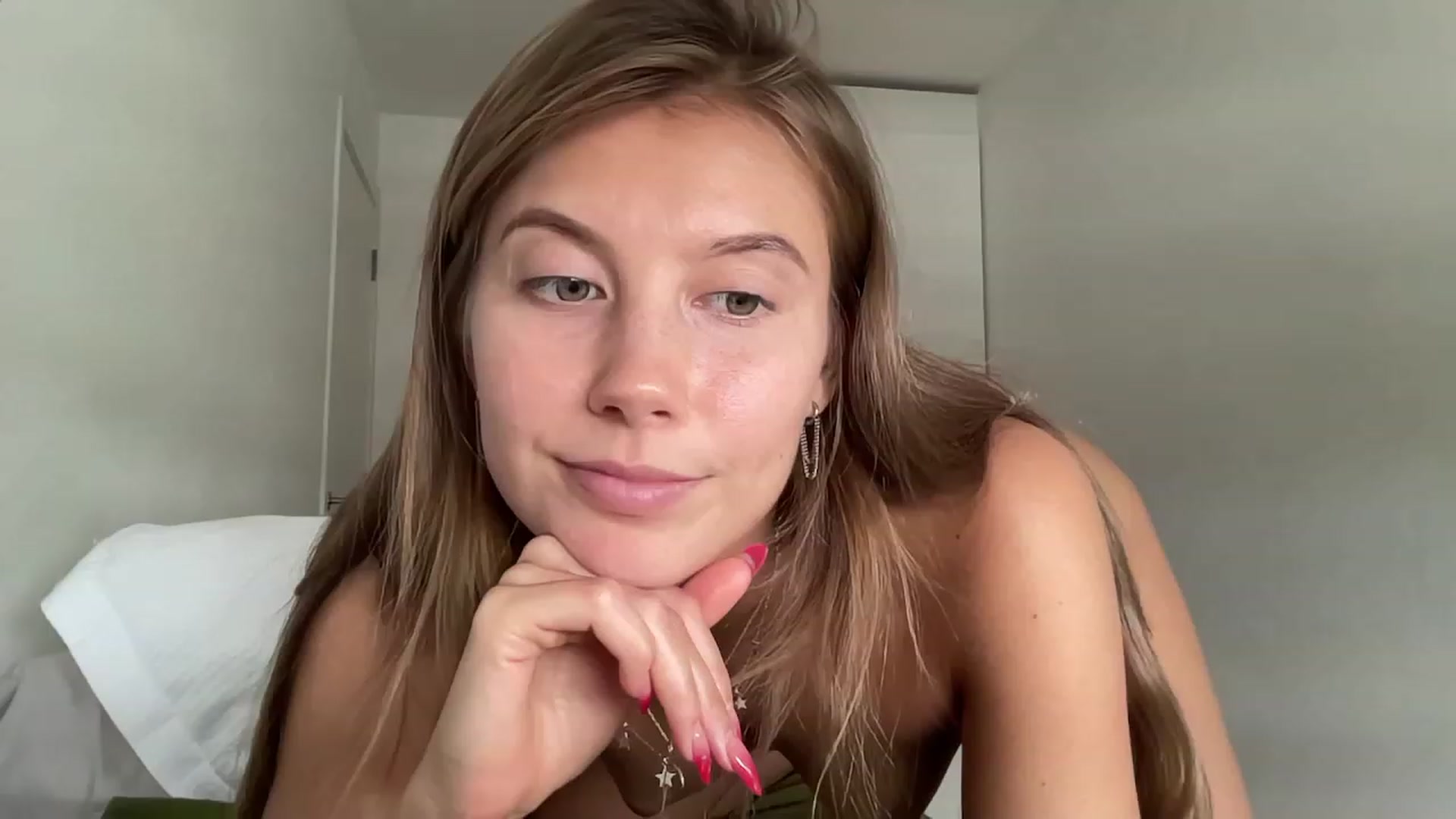 Gallery image thumbnail from JasSurfGirl's myfreecams stream on, 03/18/2024, 18:07 image 4 of 20