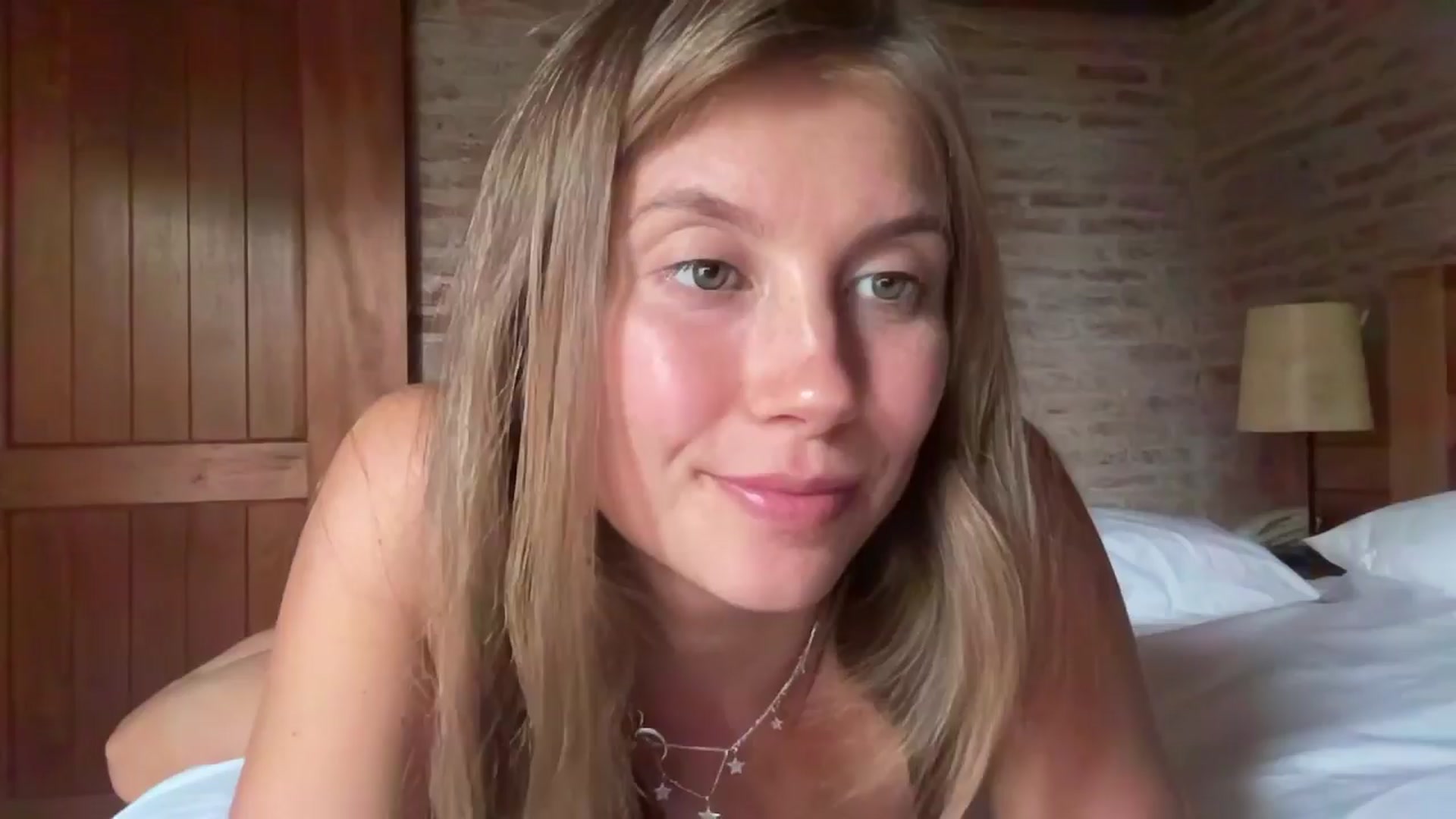 Gallery image thumbnail from JasSurfGirl's myfreecams stream on, 03/31/2024, 20:43 image 14 of 20
