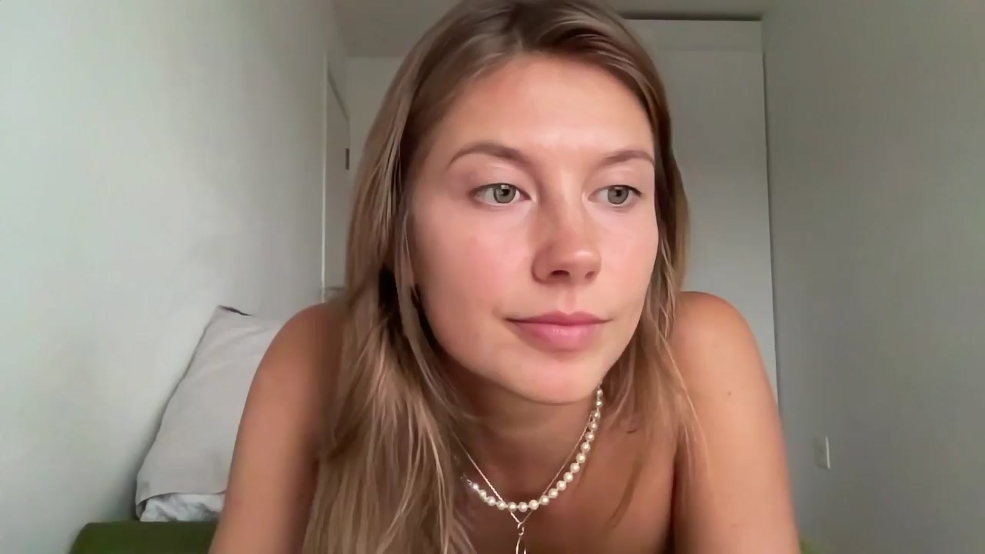 Gallery image thumbnail from JasSurfGirl's myfreecams stream on, 04/15/2024, 11:21 image 16 of 20