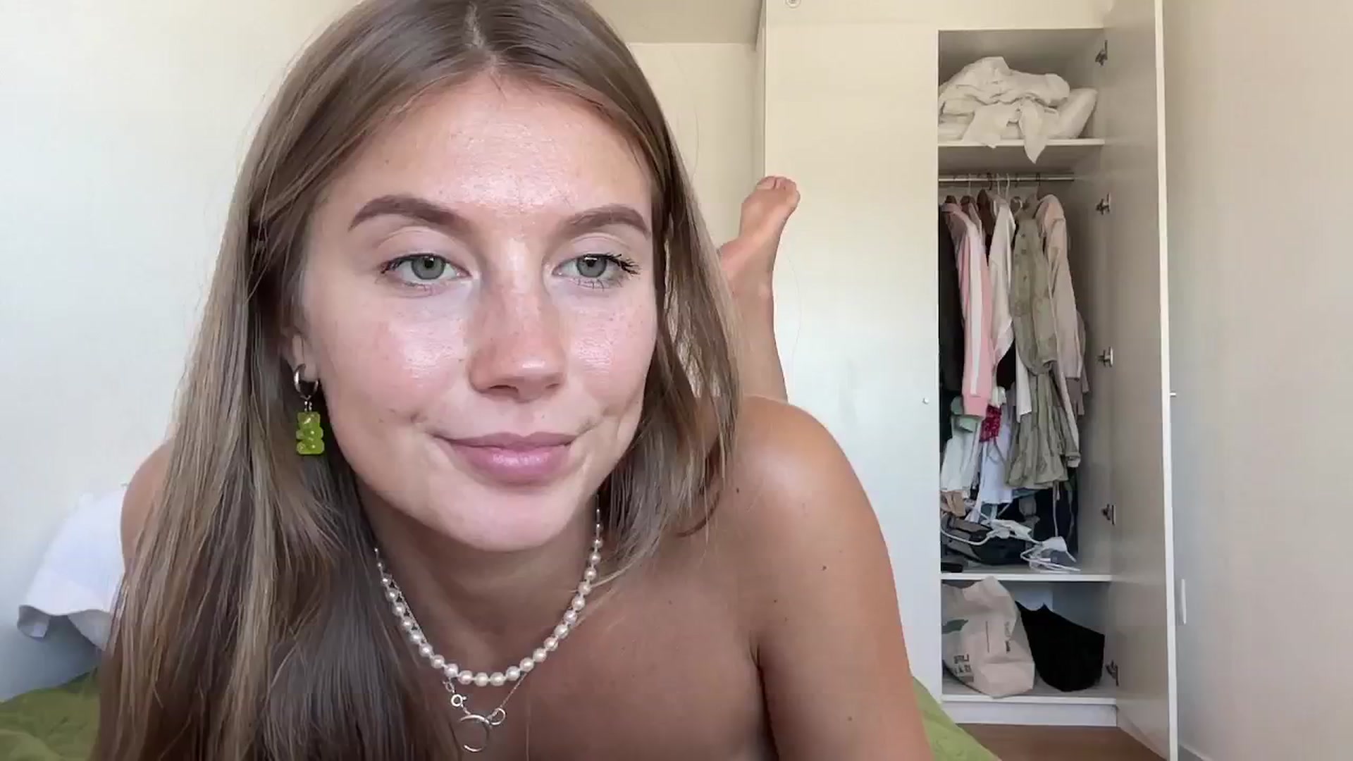 Gallery image thumbnail from JasSurfGirl's myfreecams stream on, 04/17/2024, 18:30 image 8 of 20