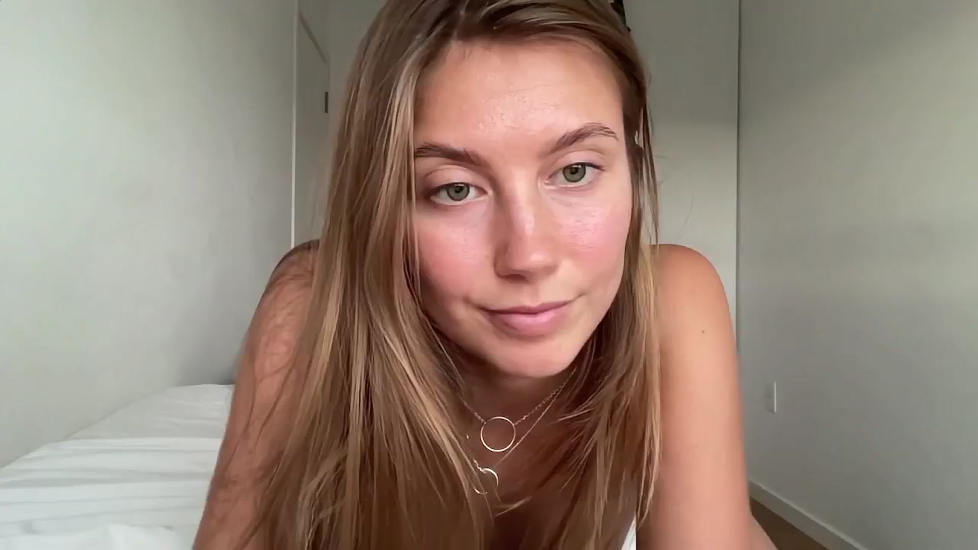 Gallery image thumbnail from JasSurfGirl's myfreecams stream on, 04/29/2024, 13:59 image 4 of 20