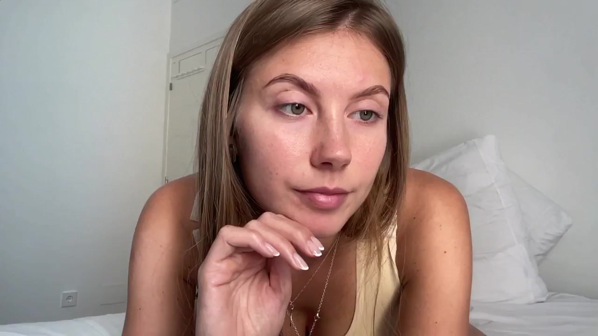 Gallery image thumbnail from JasSurfGirl's myfreecams stream on, 06/05/2024, 10:35 image 2 of 20