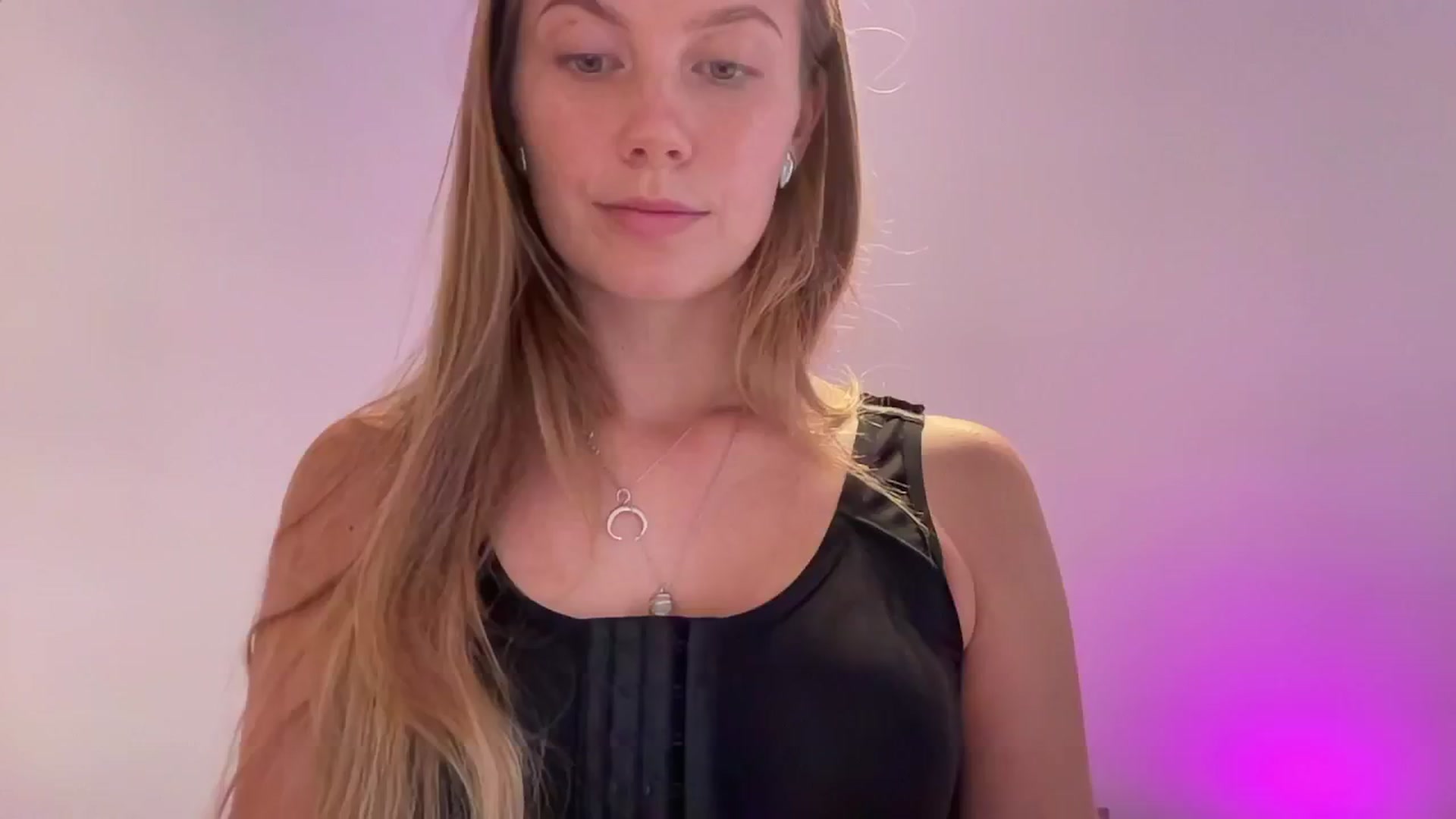 Gallery image thumbnail from JasSurfGirl's myfreecams stream on, 06/06/2024, 07:54 image 5 of 20
