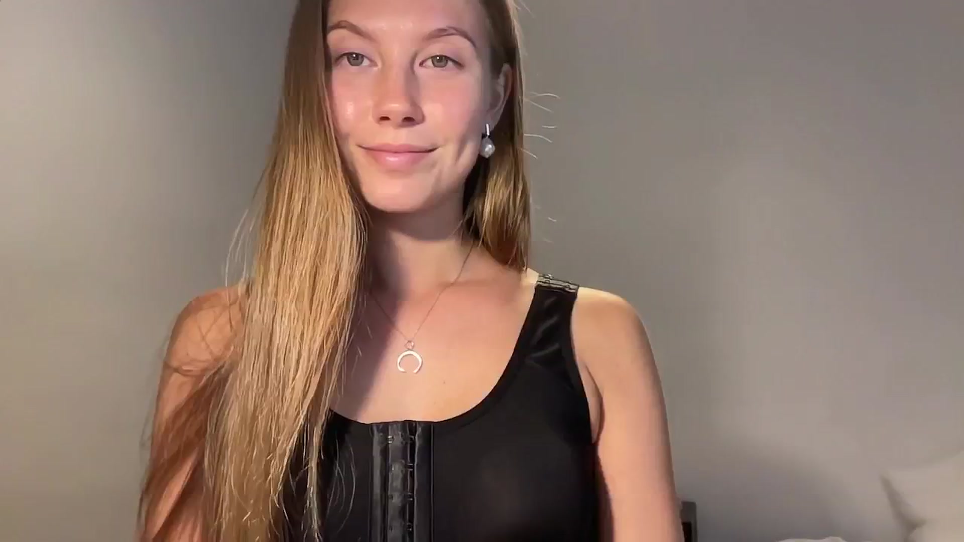 Gallery image thumbnail from JasSurfGirl's myfreecams stream on, 06/10/2024, 20:06 image 12 of 20