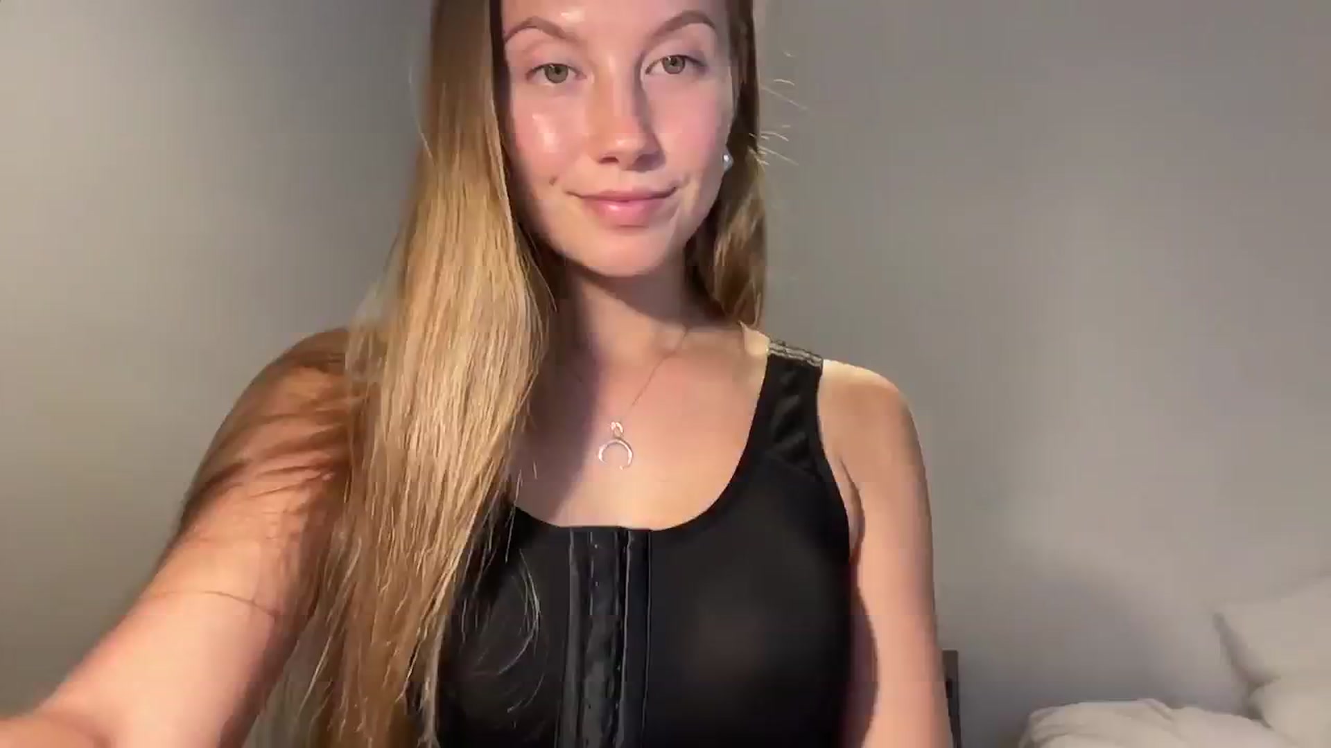 Gallery image thumbnail from JasSurfGirl's myfreecams stream on, 06/10/2024, 20:06 image 10 of 20