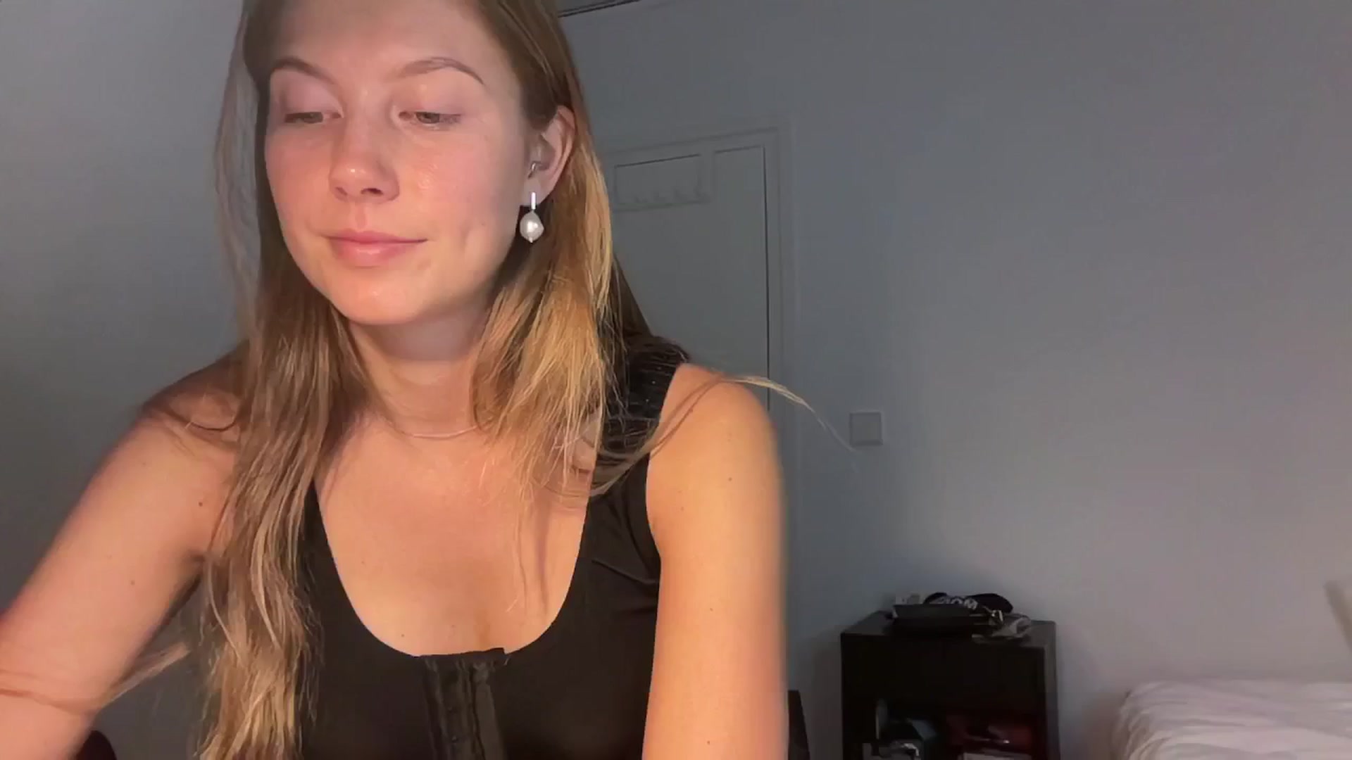 Gallery image thumbnail from JasSurfGirl's myfreecams stream on, 06/11/2024, 04:35 image 13 of 20