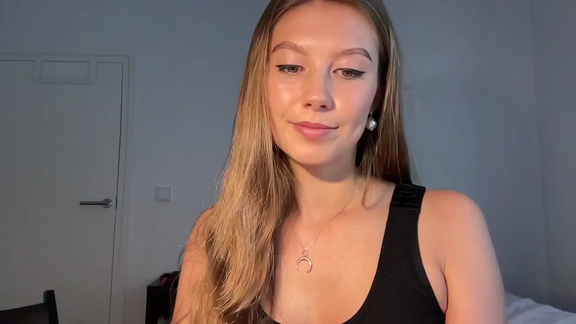 Gallery image thumbnail from JasSurfGirl's myfreecams stream on, 06/12/2024, 06:51 image 5 of 20