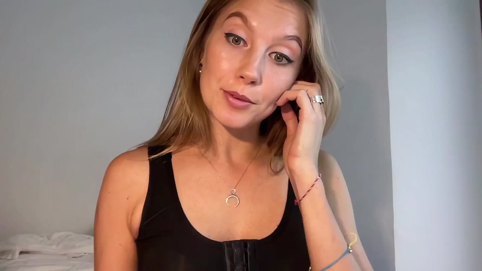Gallery image thumbnail from JasSurfGirl's myfreecams stream on, 06/12/2024, 07:03 image 11 of 20