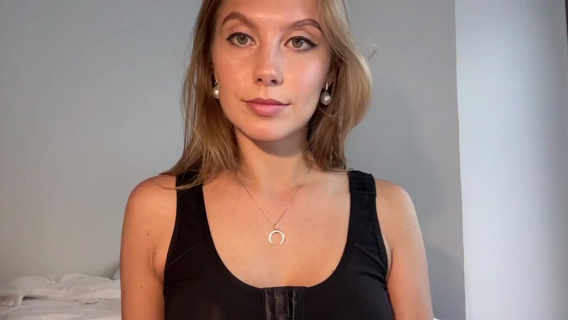 Gallery image thumbnail from JasSurfGirl's myfreecams stream on, 06/12/2024, 07:03 image 7 of 20