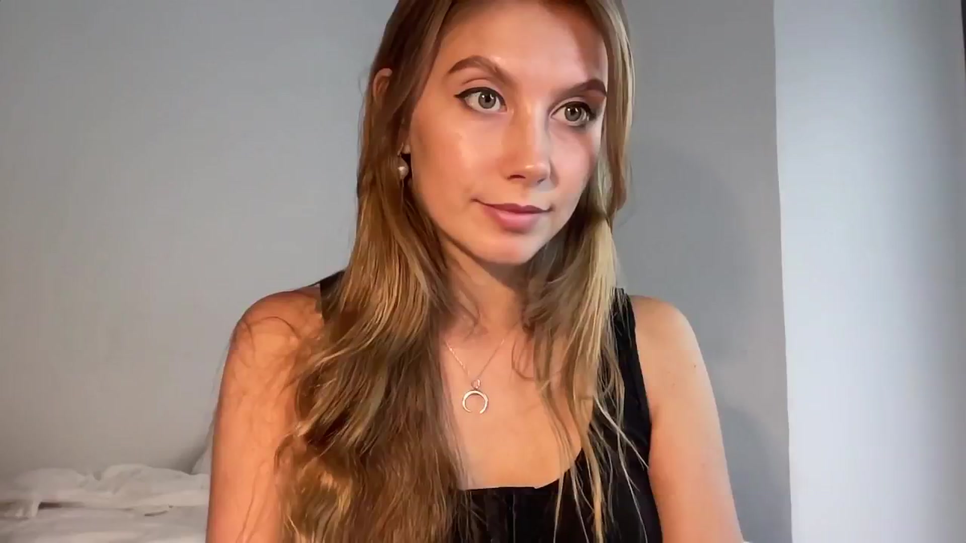 Gallery image thumbnail from JasSurfGirl's myfreecams stream on, 06/12/2024, 07:03 image 2 of 20
