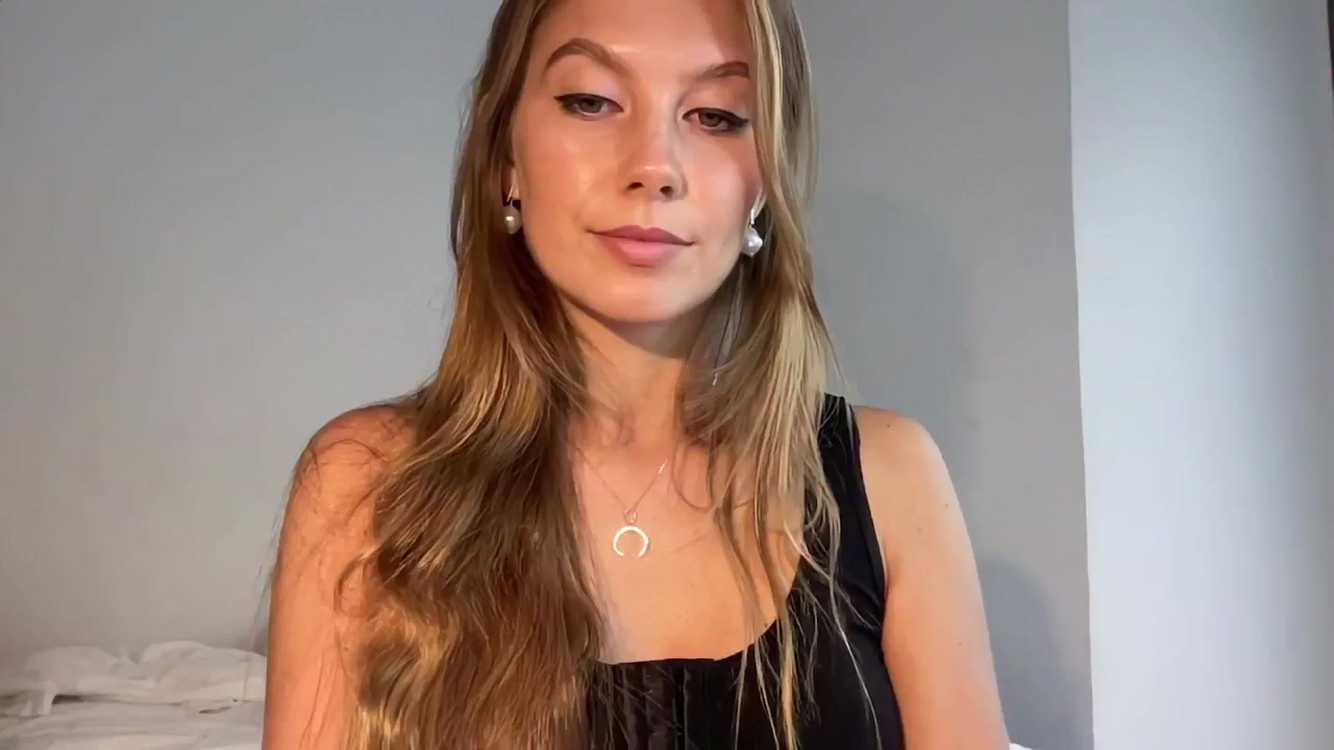 Gallery image thumbnail from JasSurfGirl's myfreecams stream on, 06/12/2024, 07:03 image 3 of 20