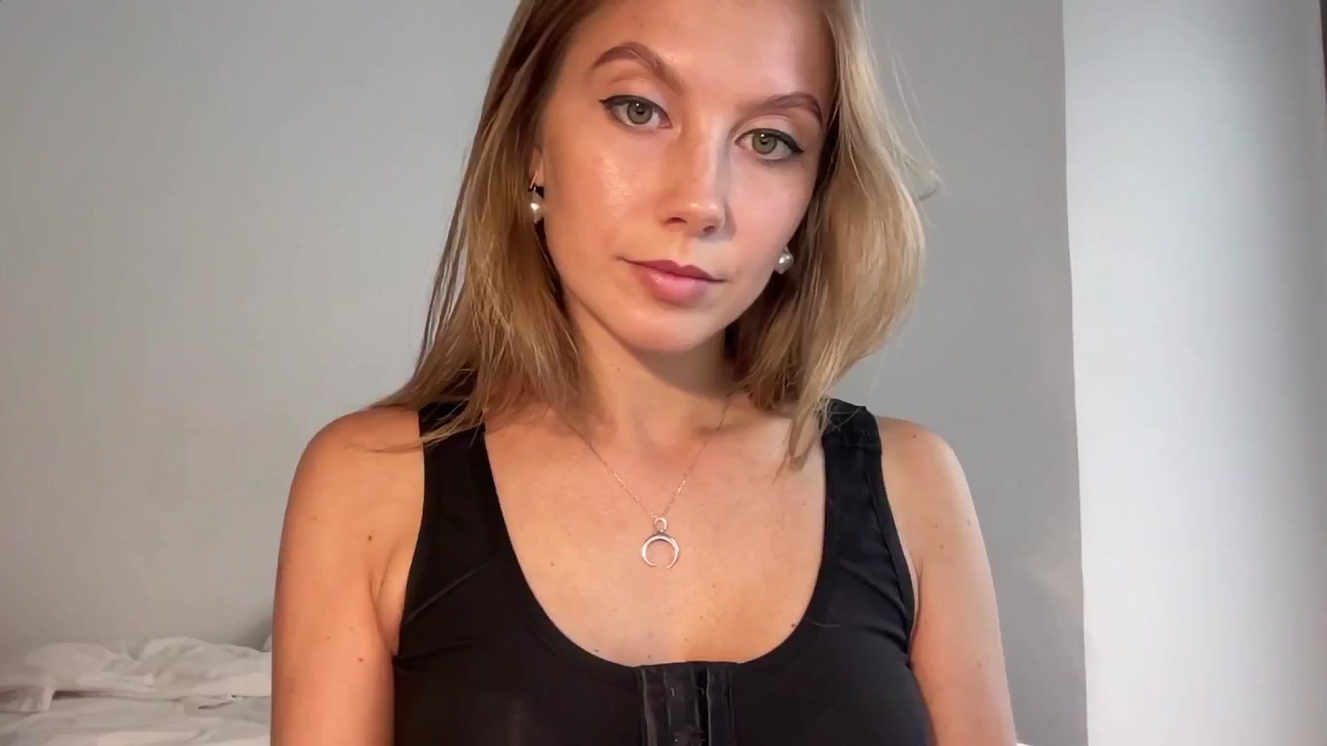 Gallery image thumbnail from JasSurfGirl's myfreecams stream on, 06/12/2024, 07:03 image 10 of 20