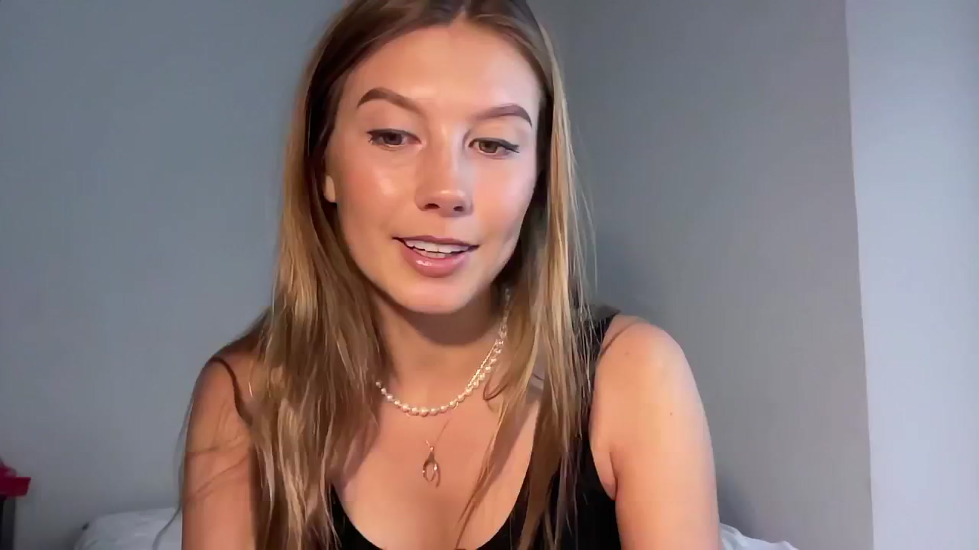 Gallery image thumbnail from JasSurfGirl's myfreecams stream on, 06/15/2024, 06:11 image 2 of 20