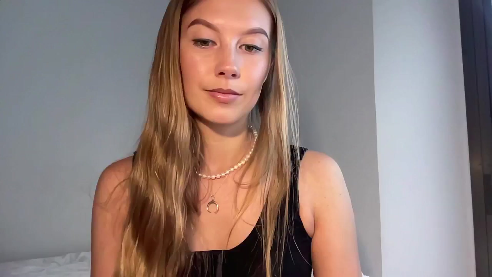 Gallery image thumbnail from JasSurfGirl's myfreecams stream on, 06/15/2024, 06:11 image 7 of 20