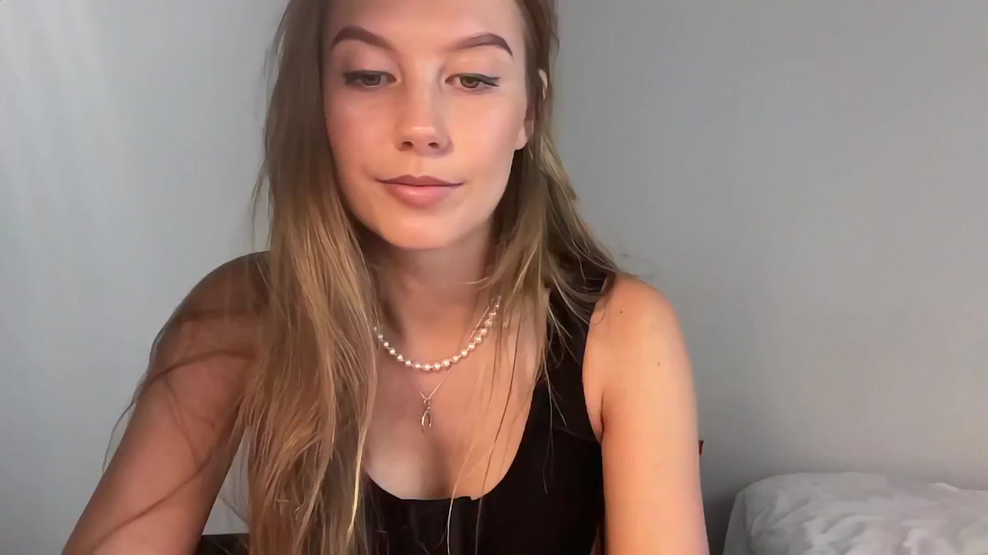 Gallery image thumbnail from JasSurfGirl's myfreecams stream on, 06/15/2024, 07:15 image 2 of 20
