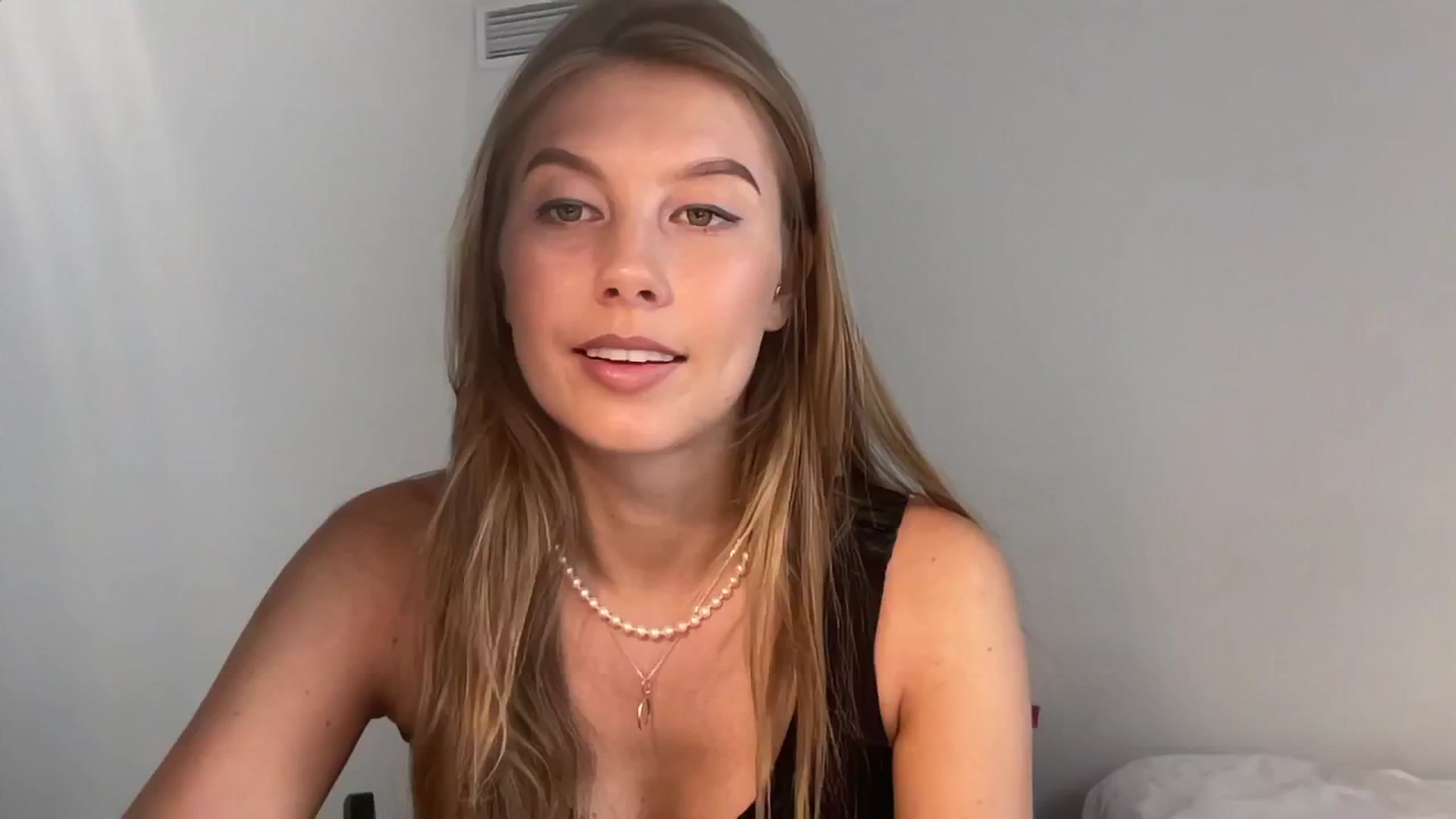 Gallery image thumbnail from JasSurfGirl's myfreecams stream on, 06/15/2024, 07:15 image 17 of 20
