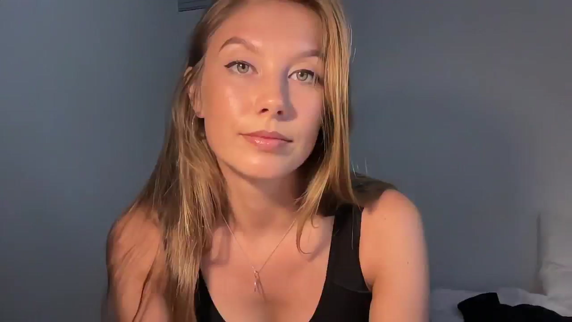 Gallery image thumbnail from JasSurfGirl's myfreecams stream on, 06/16/2024, 05:27 image 10 of 20