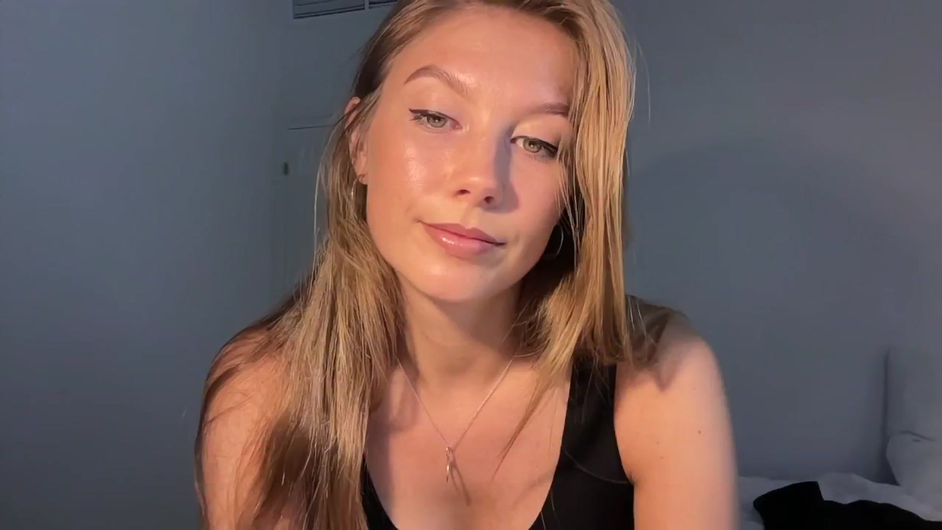 Gallery image thumbnail from JasSurfGirl's myfreecams stream on, 06/16/2024, 05:27 image 11 of 20